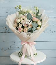 Букет цветов из:  Розы и Лизиантусы в Леонихе