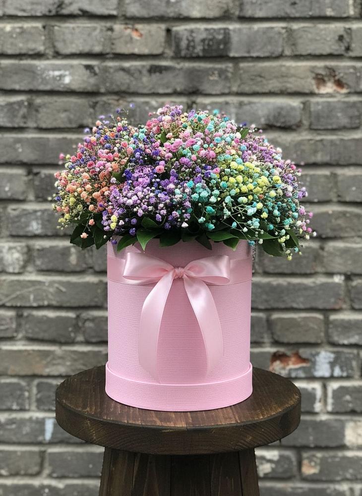 Цветочная композиция из Гипсофила и Розы в шляпной коробке в Леонихе
