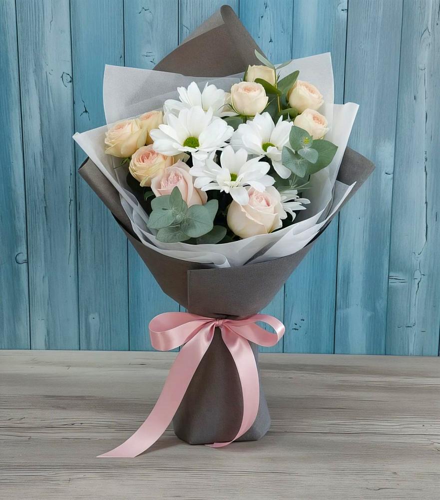 Букет цветов из: Хризантемы и Розы в Леонихе