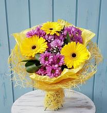 Букет цветов из:  Хризантемы и Герберы в Леонихе