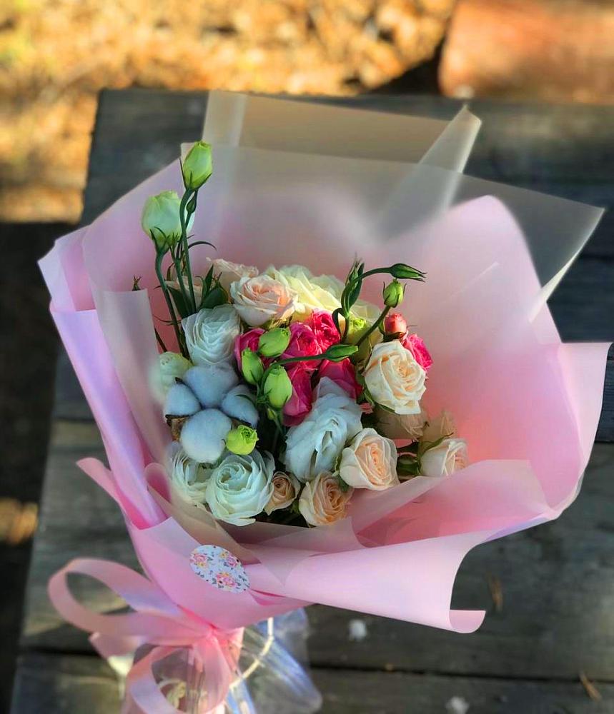 Букет цветов из: Розы и Лизиантусы в Леонихе