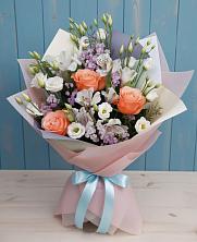 Букет цветов из:  Лизиантусы, Розы, Альстромерии и Гипсофила в Леонихе