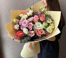 Букет цветов из:  Розы, Лизиантусы и Гвоздики #REPLACE_PRED# Леонихе