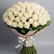 Букет 101 беля роза Белоснежка в Леонихе