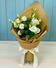 Букет цветов из:  Хризантемы и Лизиантусы в Леонихе