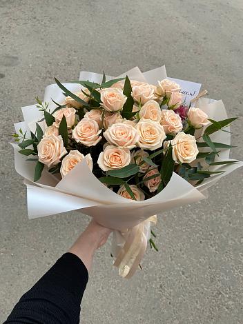 Букет Кремовые розы Латте в Леонихе