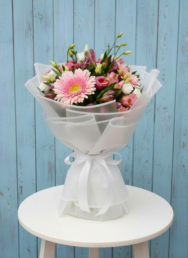 Букет цветов из: Герберы, Альстромерии и Лизиантусы в Леонихе