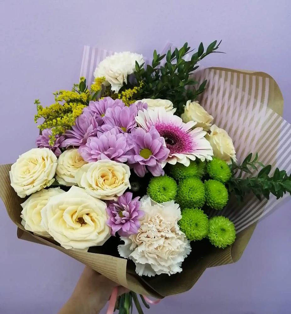 Букет цветов из: Хризантемы, Розы, Гвоздики и Герберы в Леонихе