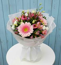 Букет цветов из:  Герберы, Альстромерии и Лизиантусы в Леонихе