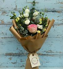 Букет цветов из:  Розы и Лизиантусы в Леонихе