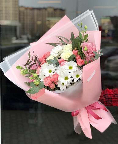 Букет цветов из: Розы, Лизиантусы и Хризантемы в Леонихе