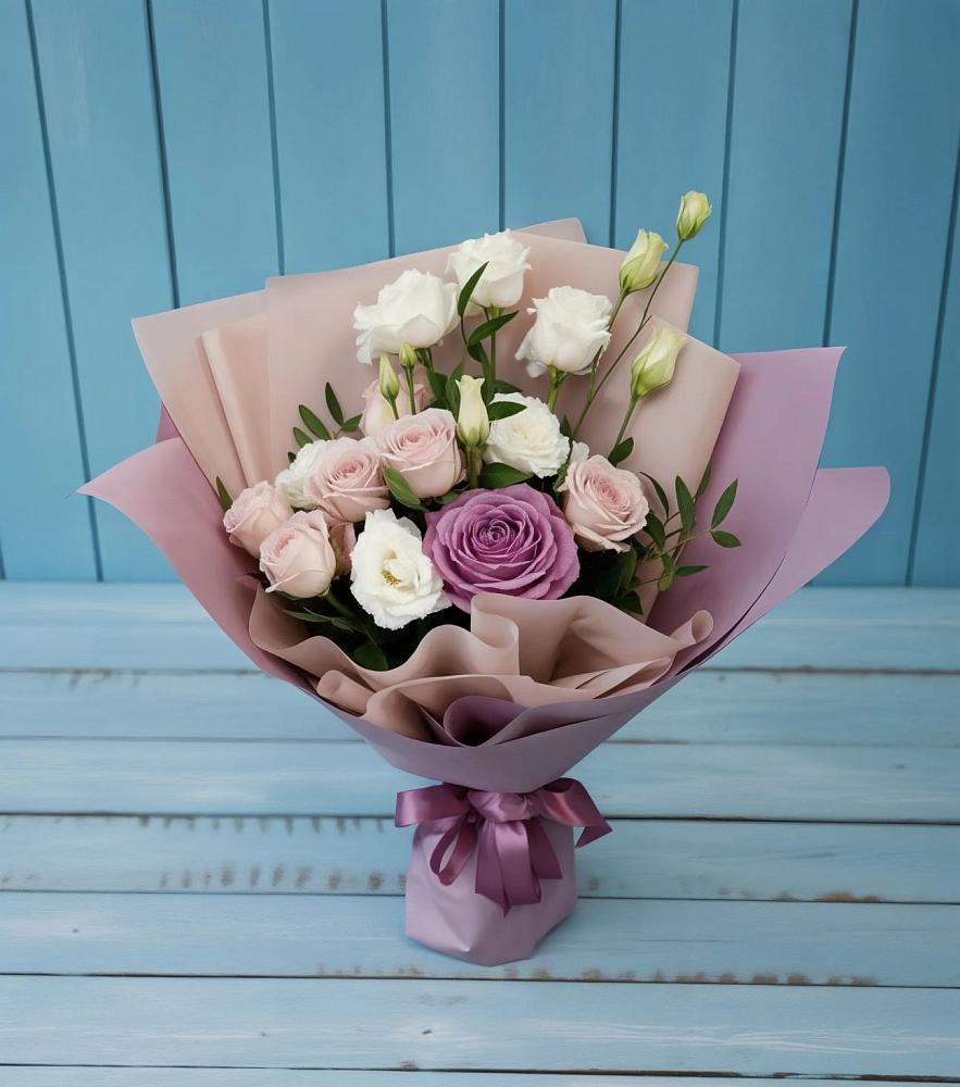 Букет цветов из: Розы и Лизиантусы в Леонихе