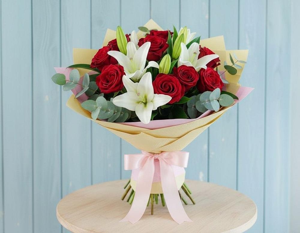 Букет цветов из: Лилии и Розы в Леонихе